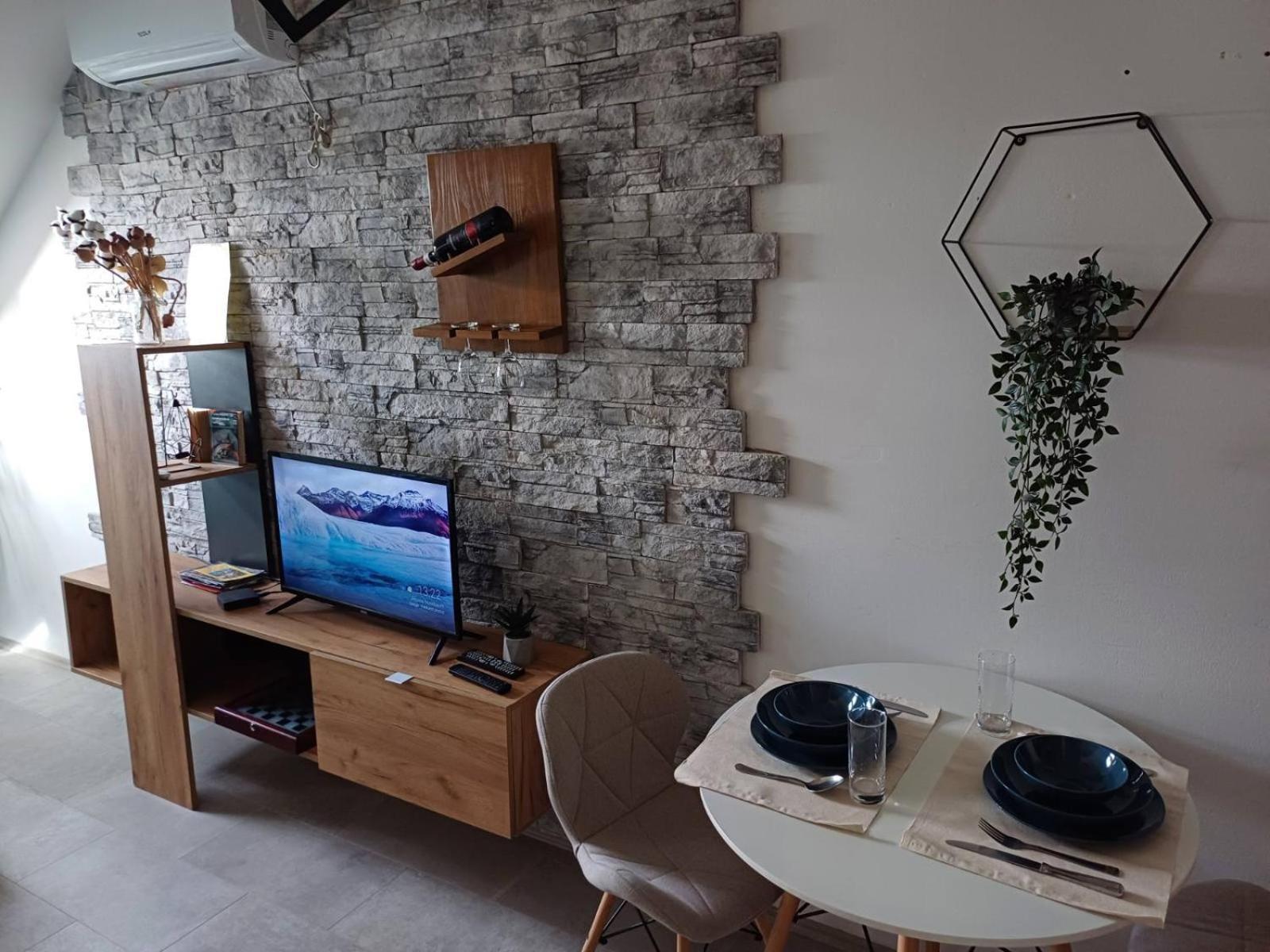 Apartment Centrum - Free Private Parking Novi Sad Exterior foto
